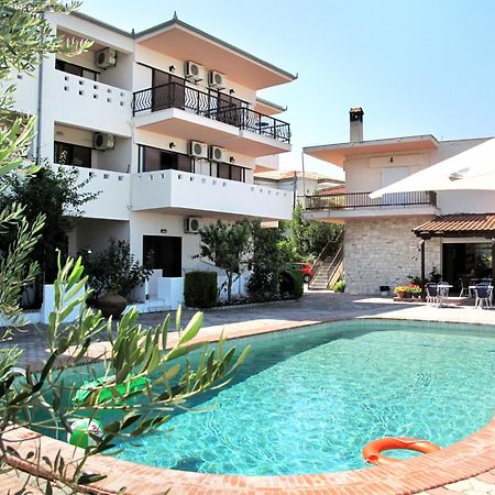 كريوبيجي Skentos Hotel المظهر الخارجي الصورة