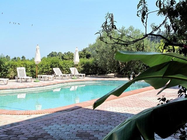 كريوبيجي Skentos Hotel المظهر الخارجي الصورة